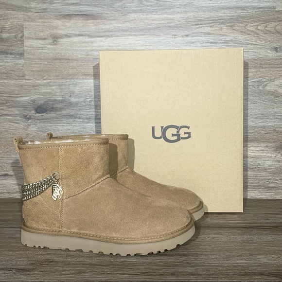 UGG Women’s Classic Mini Chains Chestnut Suede Boots - Picture 10 of 10